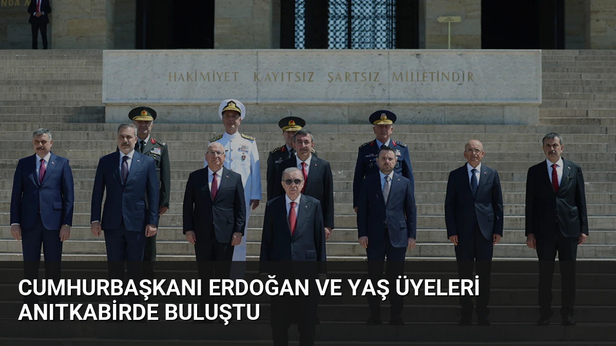 Cumhurbaşkanı Erdoğan ve YAŞ üyeleri Anıtkabirde buluştu